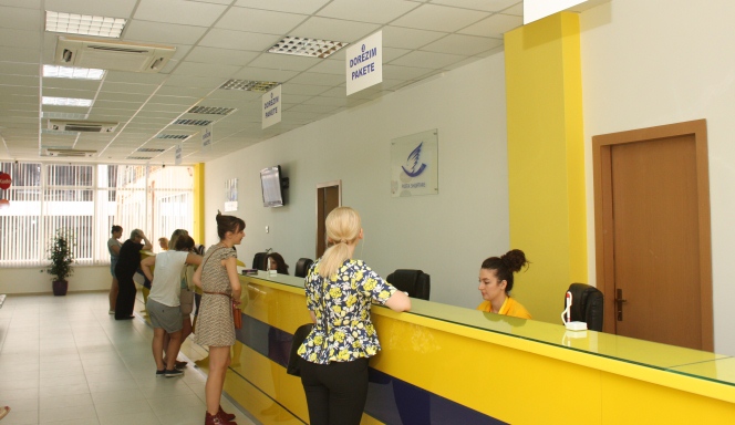 Krijohen lehtesi per pensionistet: Terheqja e pensioneve ne cdo sportel te Postes Shqiptare